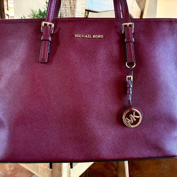 Michael Kors Tote - Picture 1 of 8